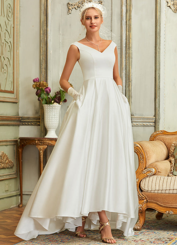Robe Asymétrique Satinée Épurée