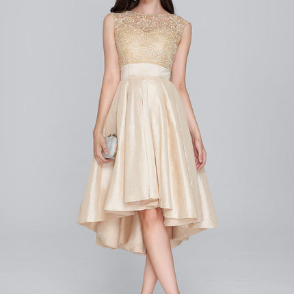 Robe Dorée Asymétrique