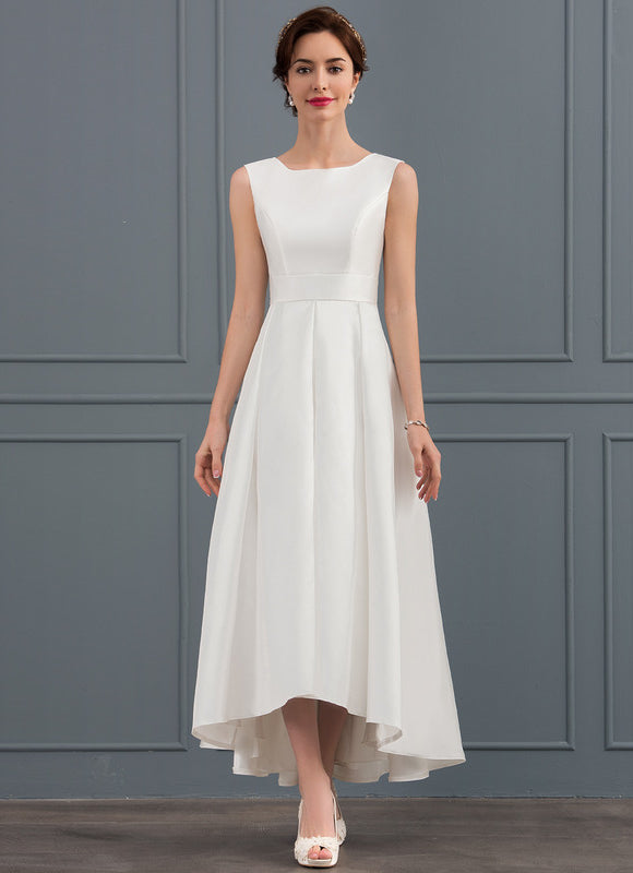 Robe Asymétrique Satinée Blanche Chic