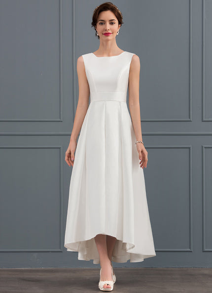 Robe Asymétrique Satinée Blanche Chic