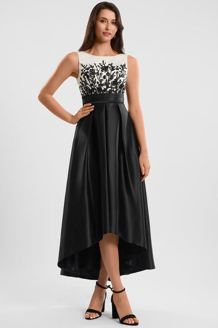 Robe Asymétrique Élégante Noire