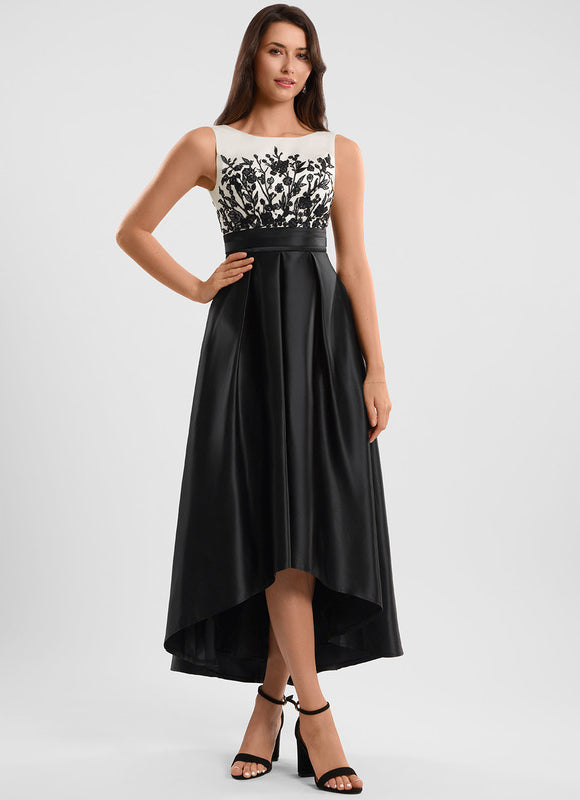 Robe Asymétrique Élégante Noire