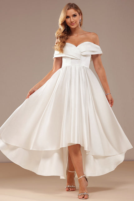 Robe Asymétrique Satinée Moderne