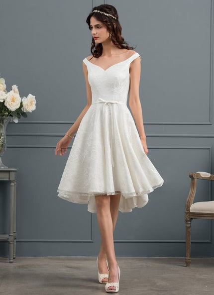 Robe Asymétrique Écrue Dentelée